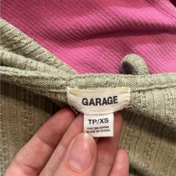 Light green crossover top - Picture 3 of 3